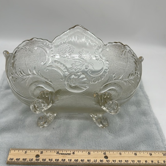 Vintage Oval Heavy Pressed 4-Footed Glass Bowl with Floral Design and Gold Trim - Picture 5 of 9